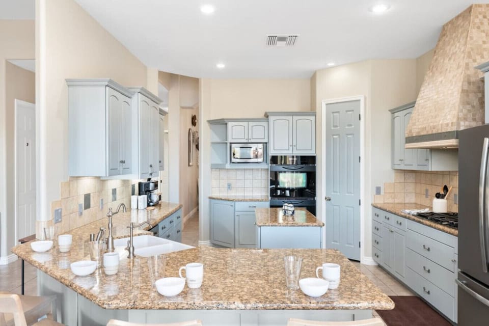 Blend style and functionality in our dream kitchen space.