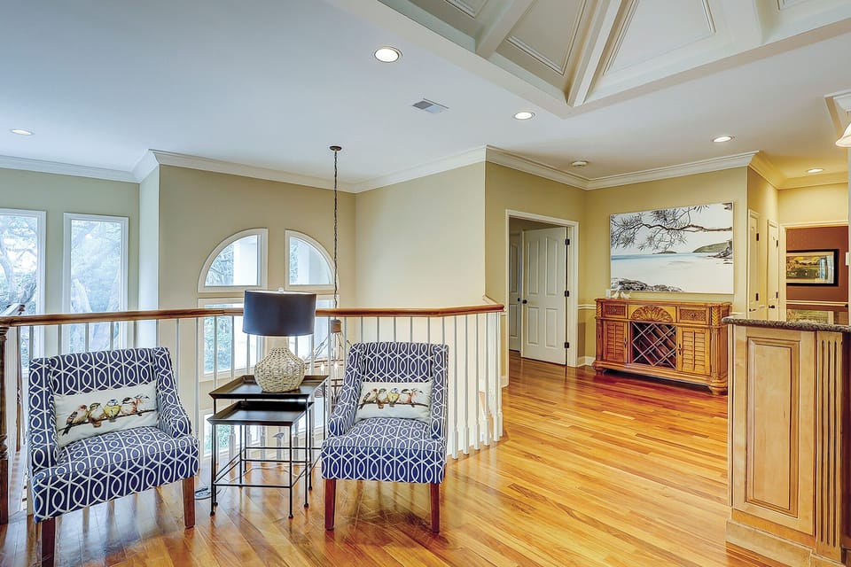 5 Long Boat - Living Room Area (2nd Floor)