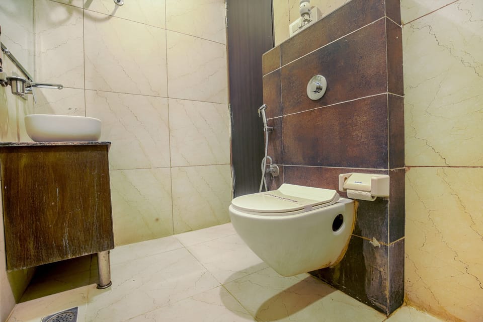 Family Room | Bathroom