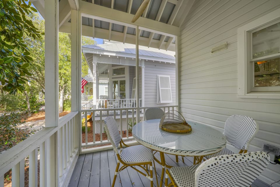 PORCH WITH OUTDOOR DINING FOR FOUR