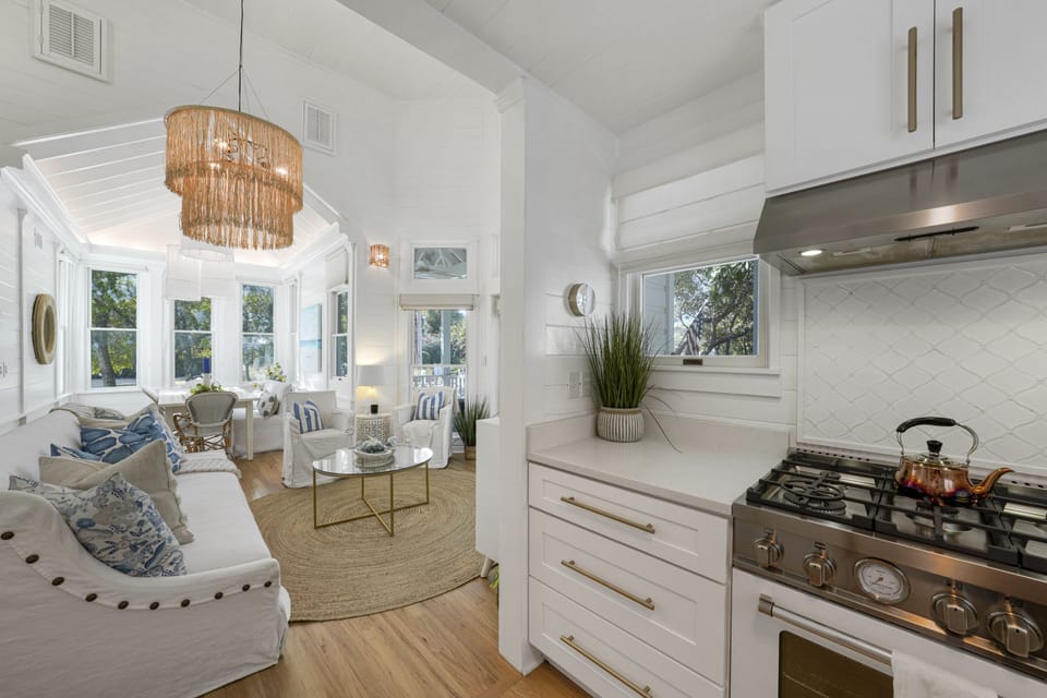 ALTERNATE VIEW, FOUR BURNER GAS STOVE & OVEN