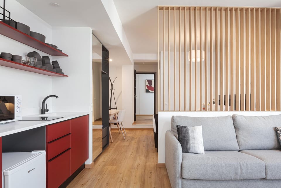 Apartment | Living area | 32-inch Smart TV with cable channels, Netflix, streaming services