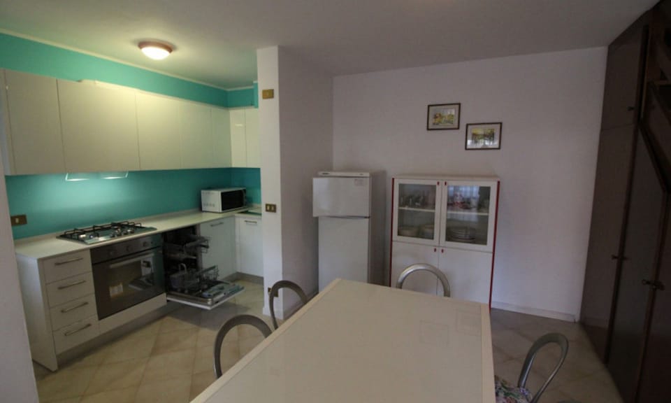 Villa, 2 Bedrooms, Balcony, Garden View | Interior
