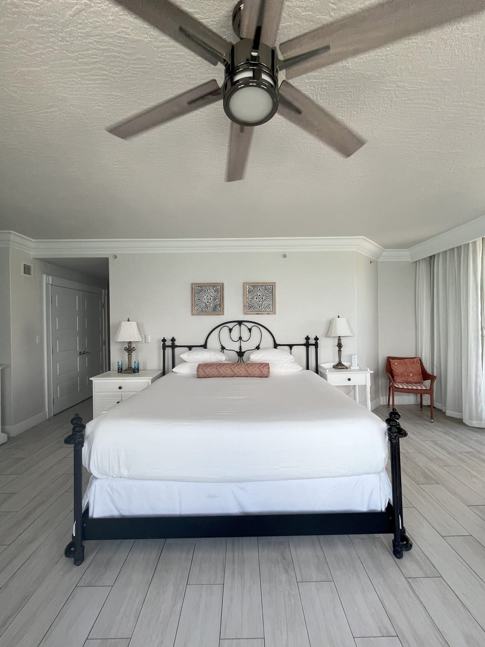 1 King Bed