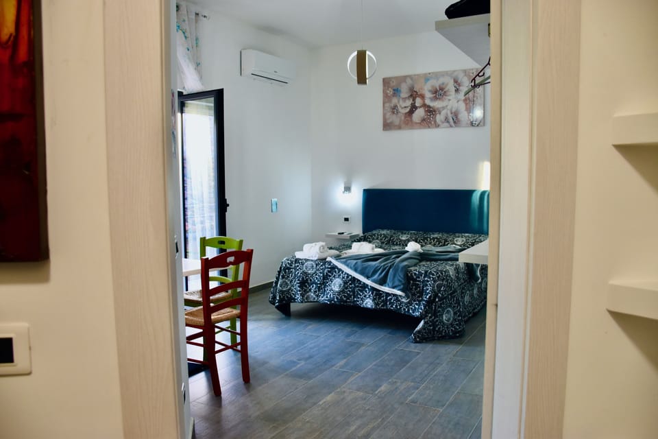 City Room | Desk, iron/ironing board, free WiFi