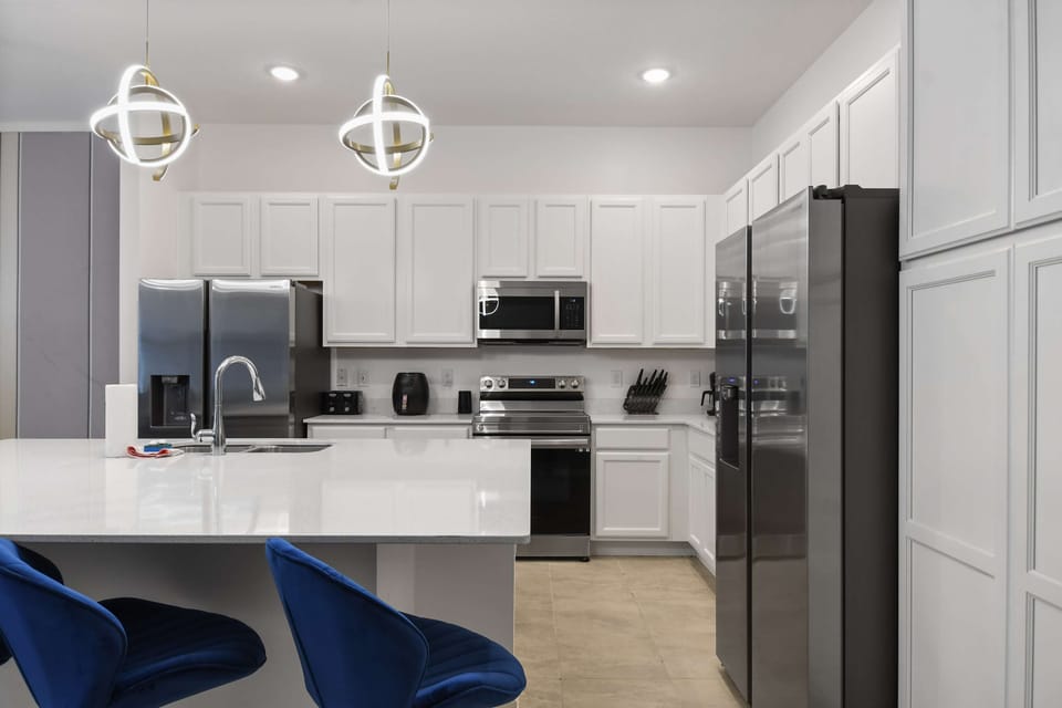 House, Multiple Beds, Pool Access, Pool View (294MB BV) | Private kitchen | Coffee/tea maker, electric kettle