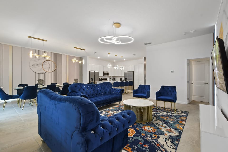 House, Multiple Beds, Pool Access, Pool View (294MB BV) | Living area
