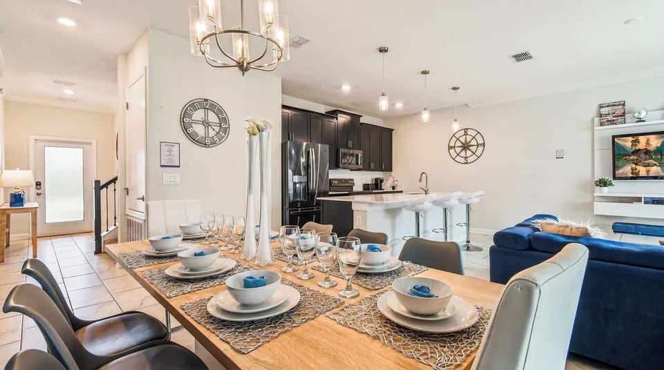 House, Multiple Beds, Pool Access, Pool View (1244CD_M CG) | Dining