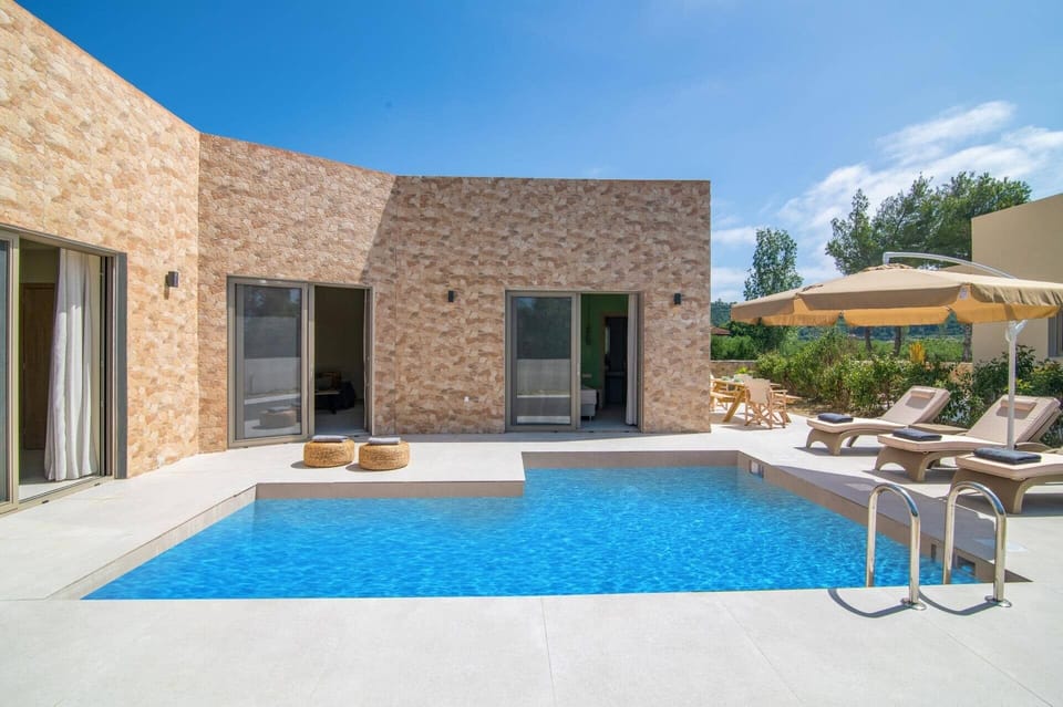 Villa Alcova image