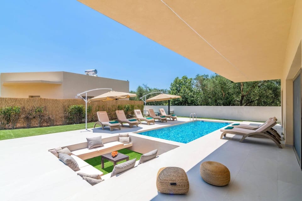 Villa Almo image