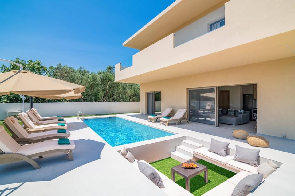 Villa Almo image