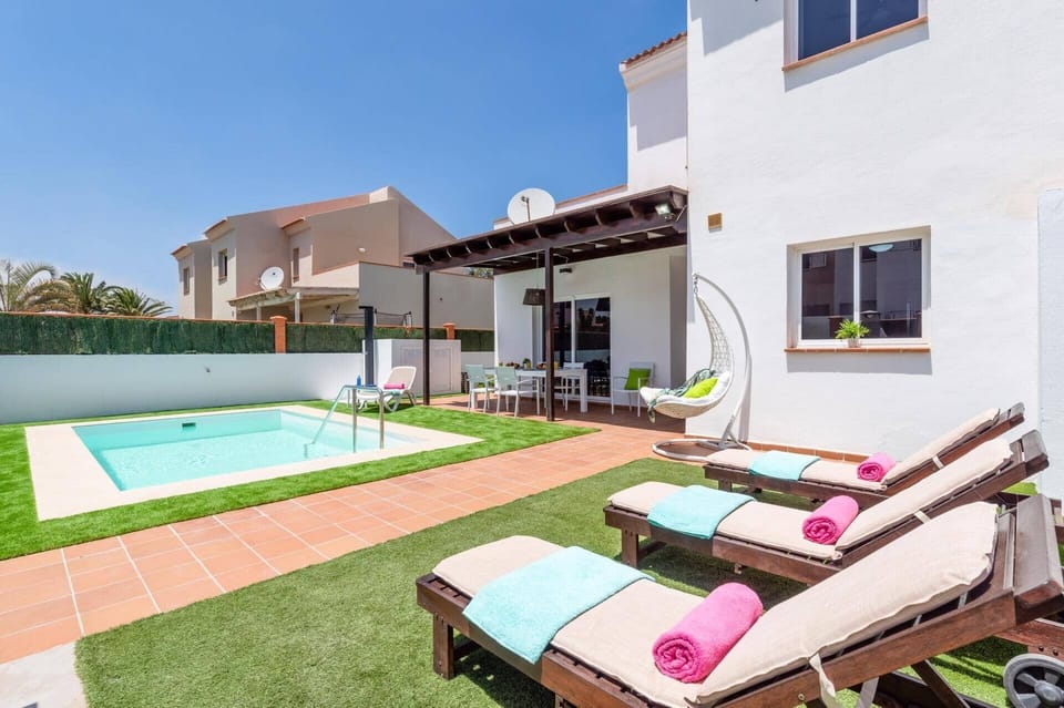 Villa Enrique image