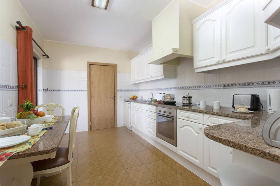 Villa Lurdes image