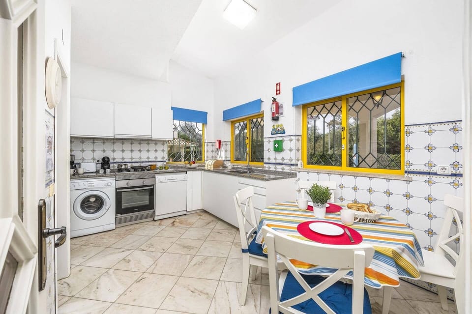 Villa Miralago image