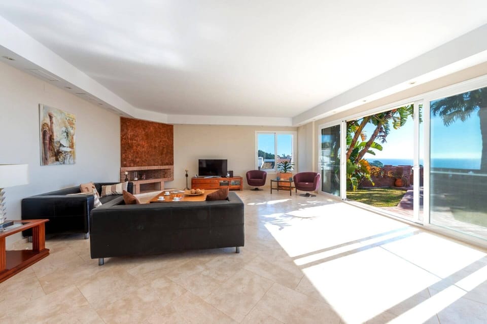 Villa Mirasol image