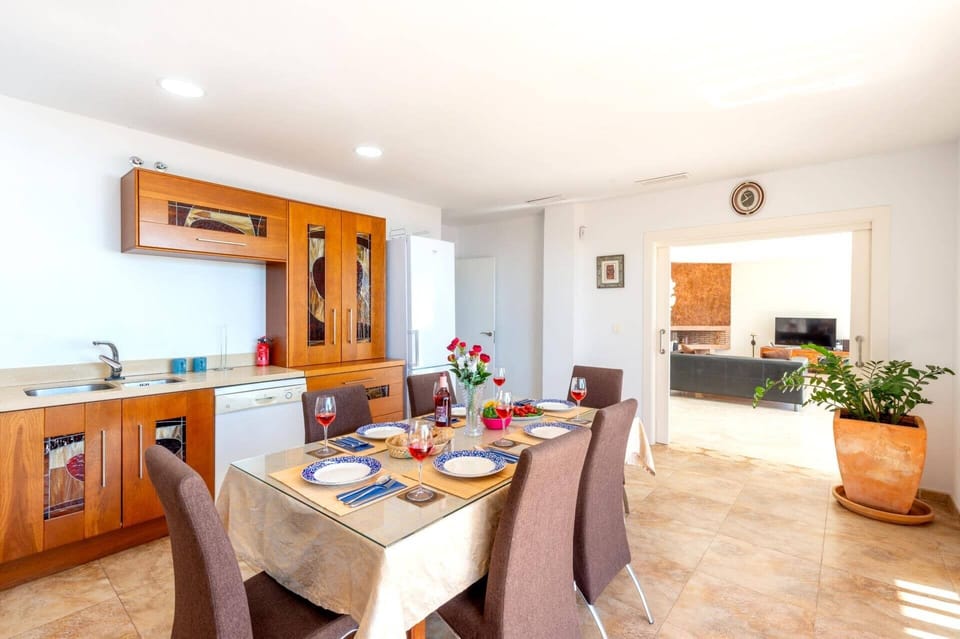Villa Mirasol image
