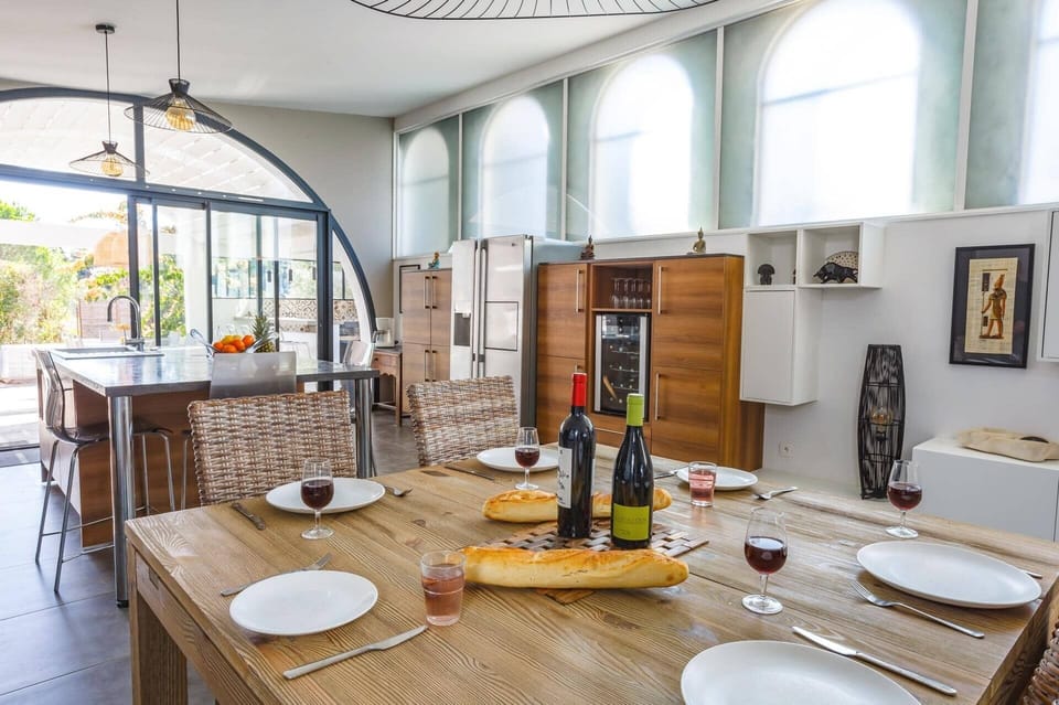 Villa Saffron image