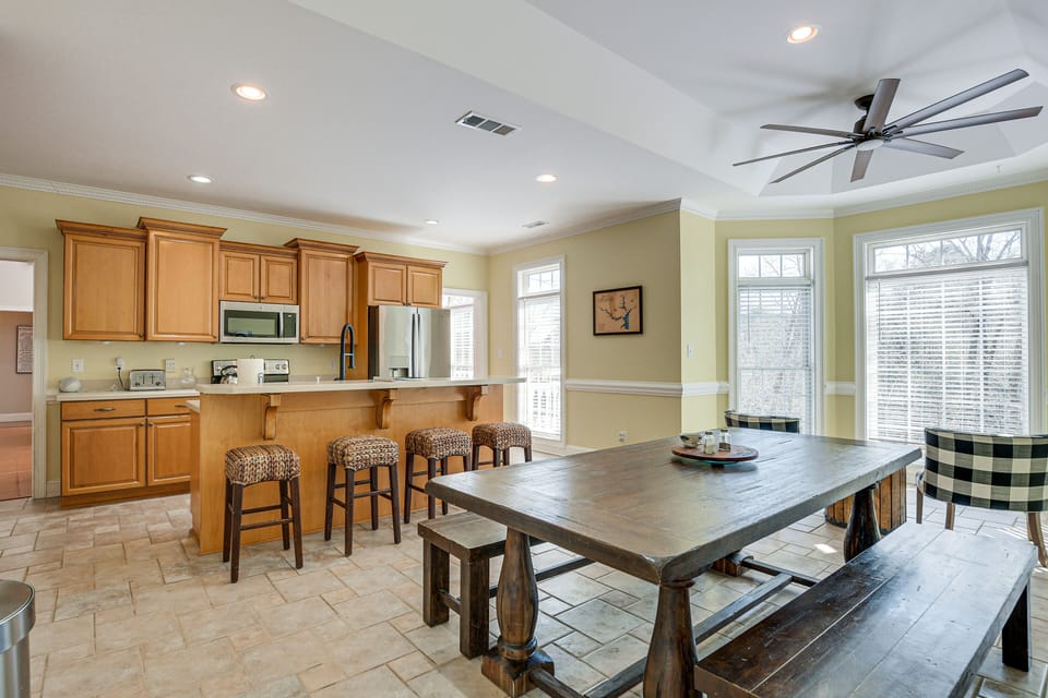 Dining Area | Main Level | Dishware & Flatware Provided