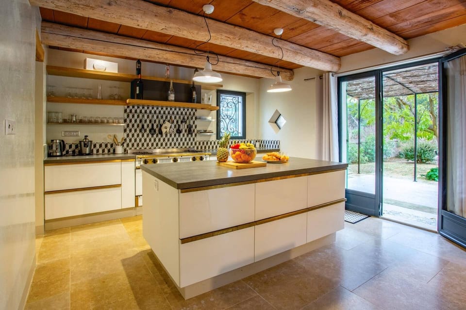 Villa Les Alpilles image