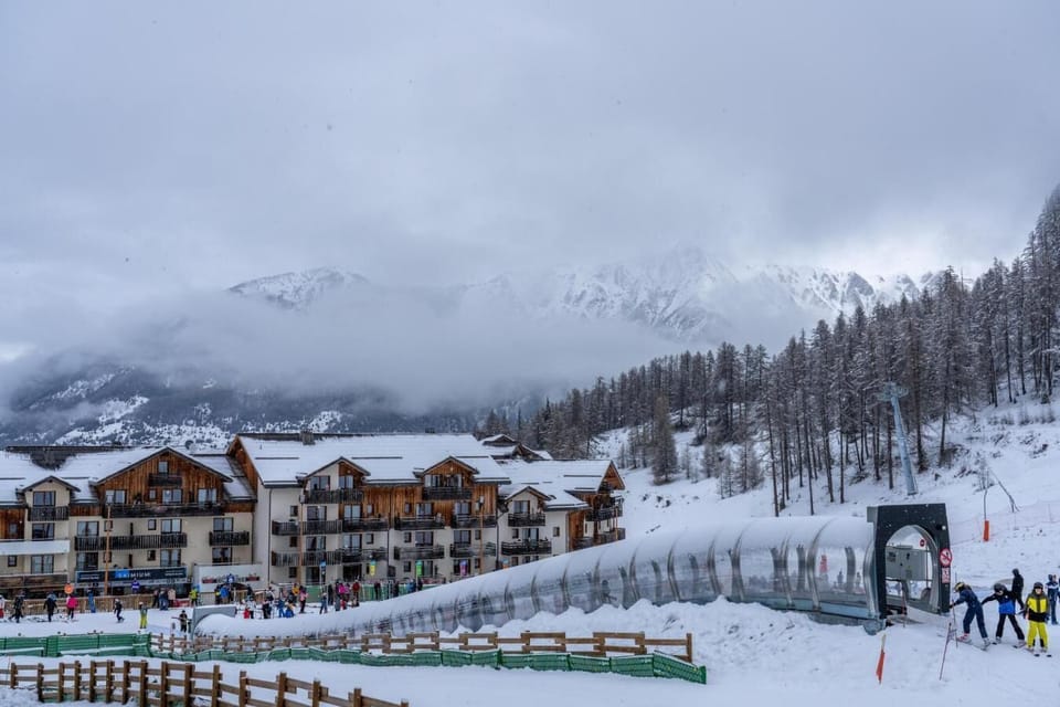 Snow and ski sports
