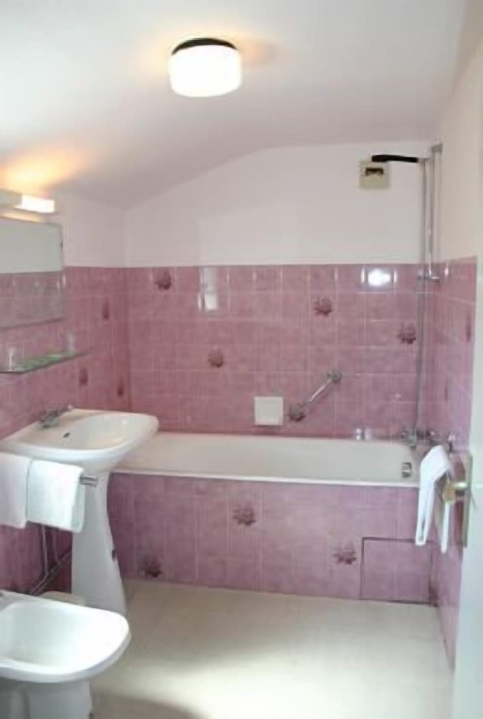 Free toiletries, hair dryer, bidet, towels