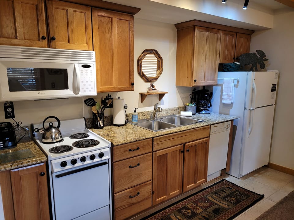 Gally style kitchenette with everything you need 