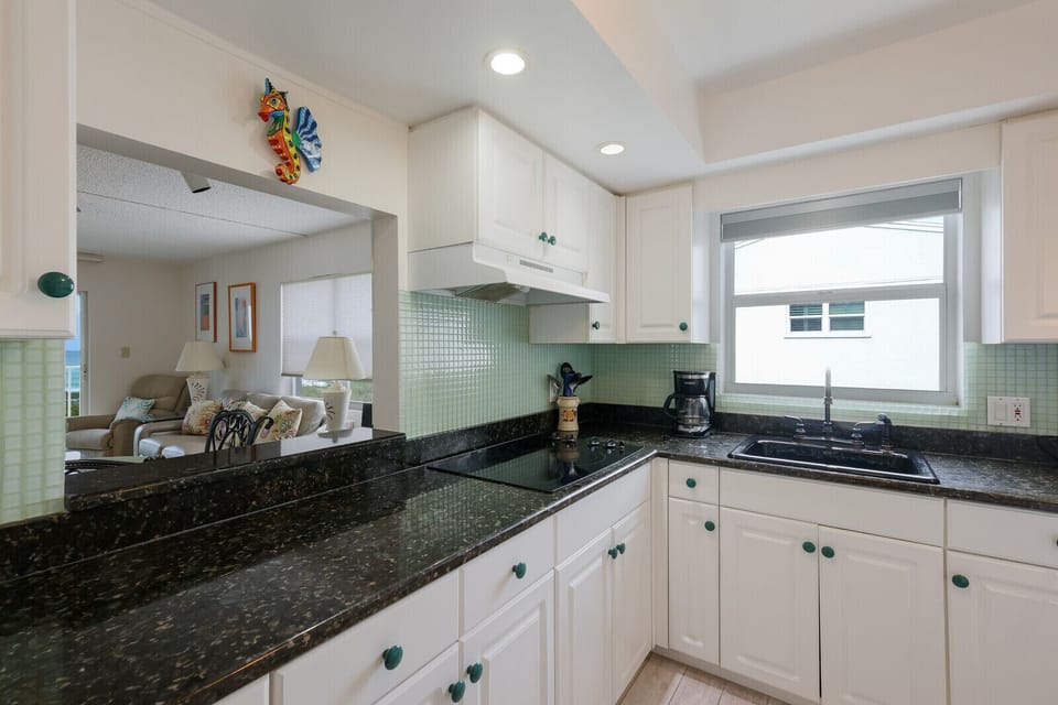 Fully stocked kitchen,
