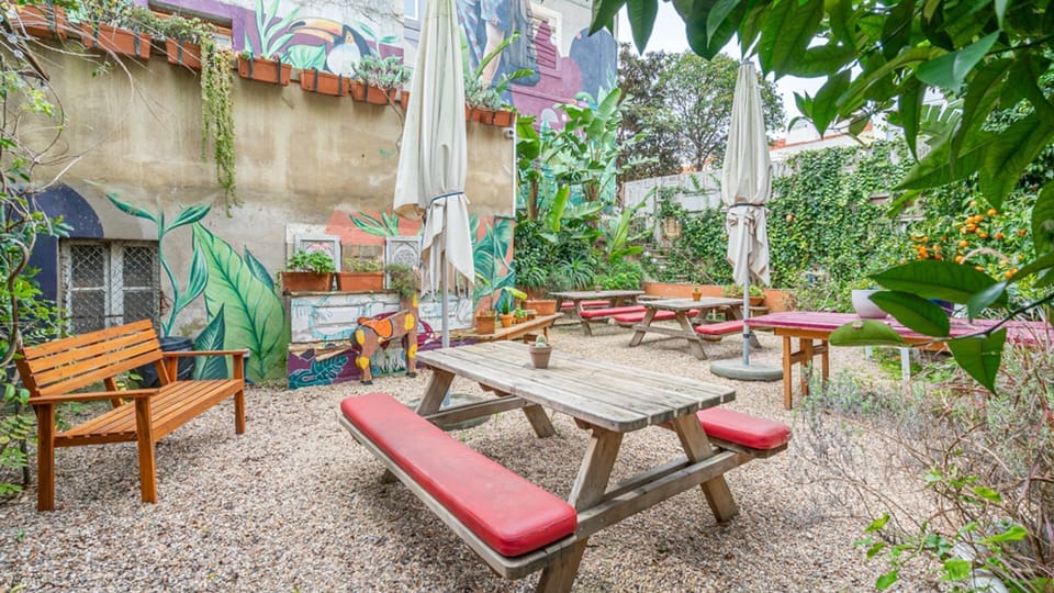 A peaceful garden, where you can enjoy an afternoon drink #cocktail #lisbon #pt #portugal