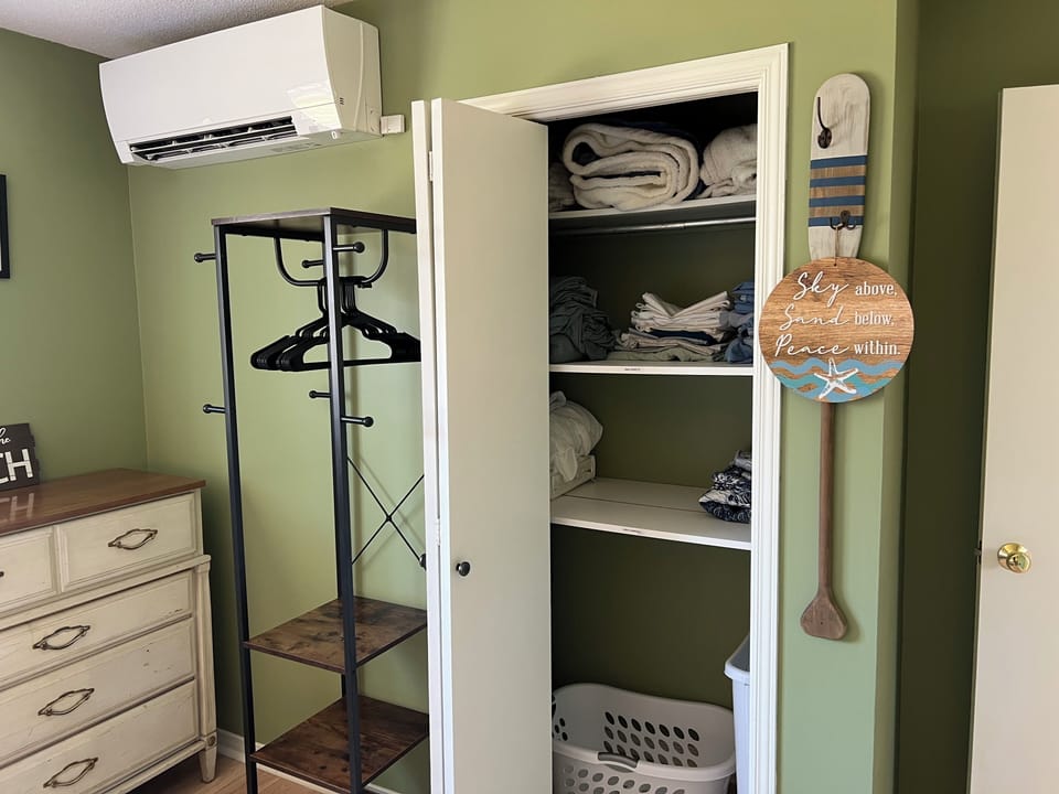 Green king closet