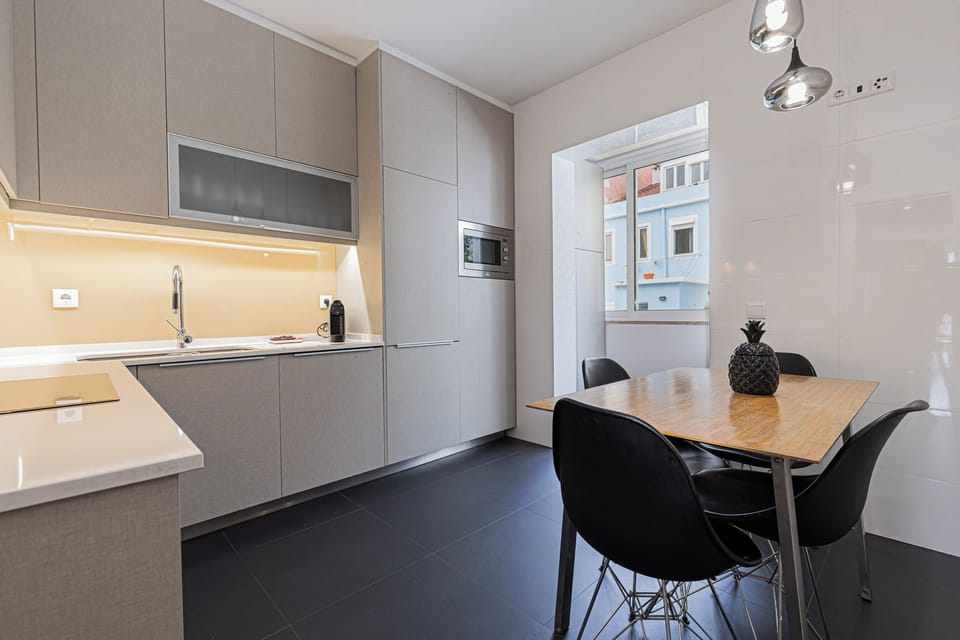 Family Duplex, 3 Bedrooms, Balcony, River View | Private kitchen | Fridge, microwave, oven, stovetop