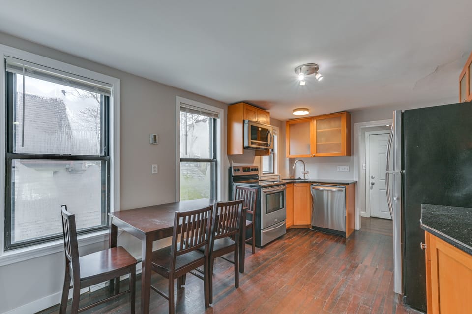 Dining Table/Kitchen