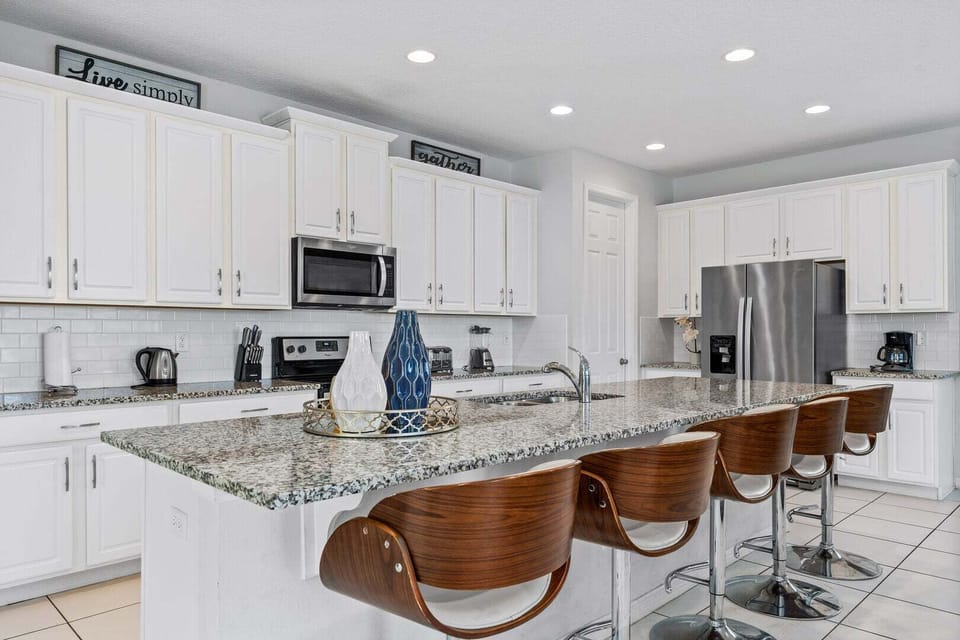 Fully-equipped kitchen with all the appliances you need to prepare your meals during the holidays.
