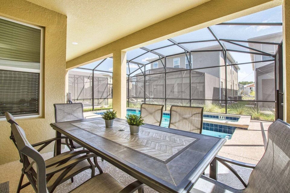 Perfect outdoor space for relaxing in the private alfresco dining area.