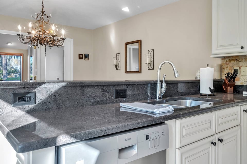 Open floor plan to share as a family and entertaining!