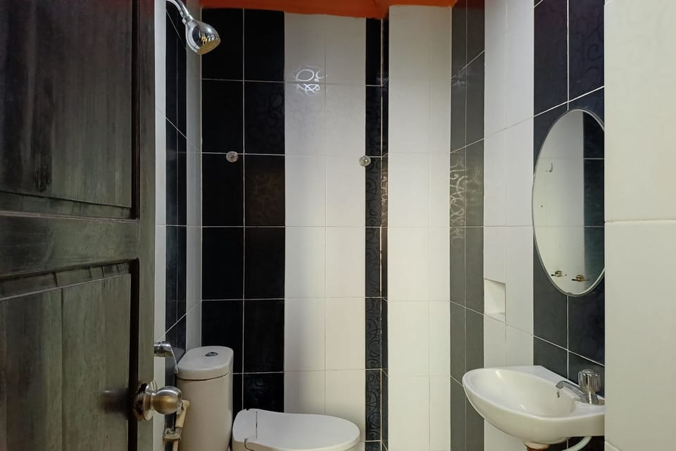 Standard Double Room | Bathroom | Shower, soap