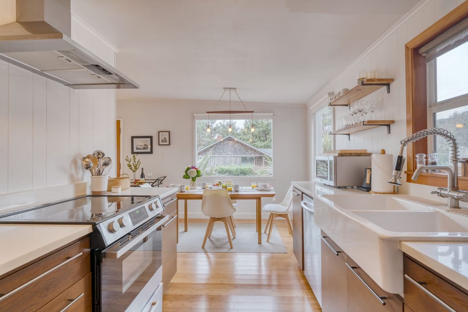 Fully equipped kitchen. 