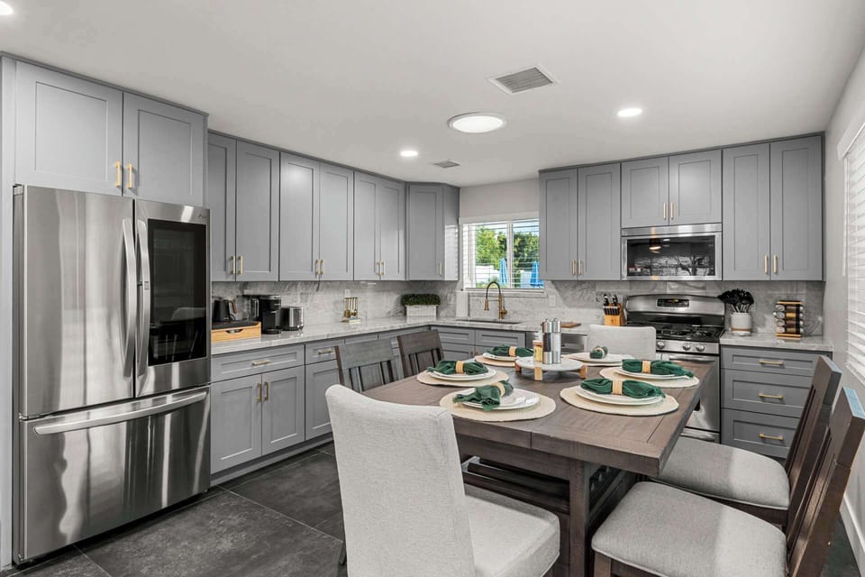 Casa Principal kitchen and cabinets.