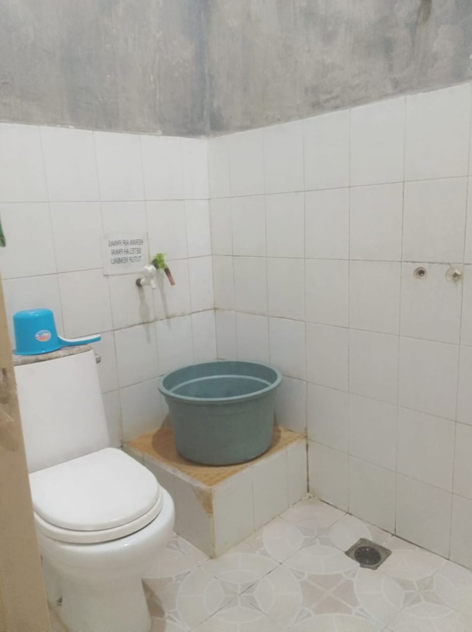 Standard Double Room | Bathroom | Shower, soap