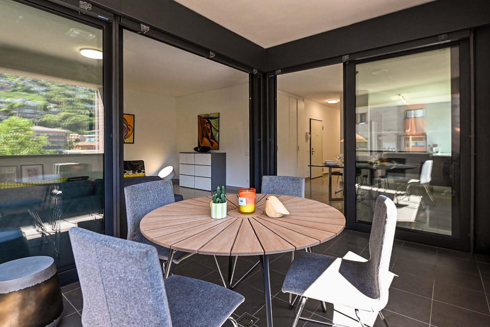 Apartment, 3 Bedrooms, Balcony, Garden View | Dining room