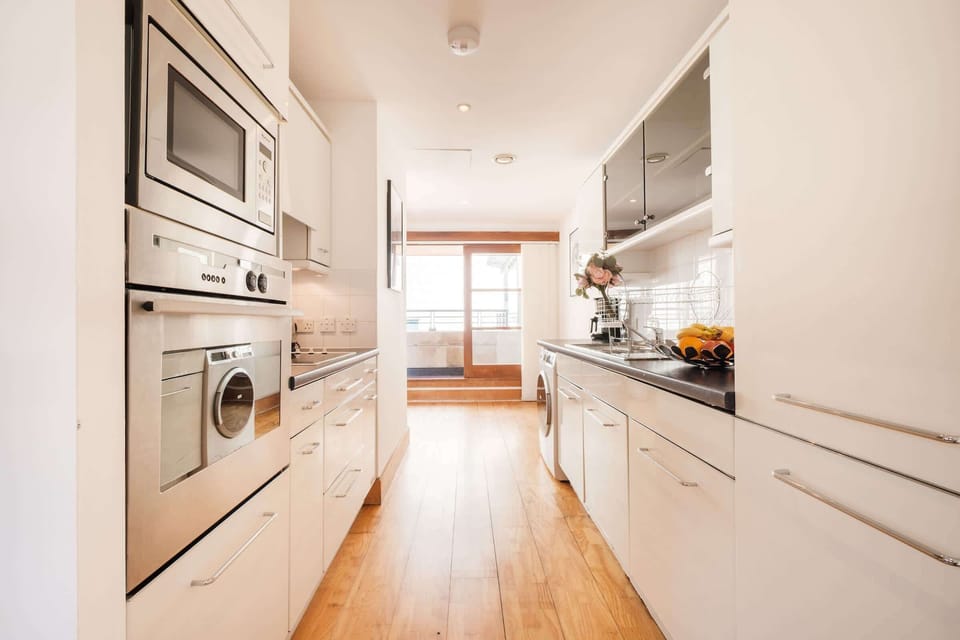 The kitchen is fully equipped to prepare a simple meal