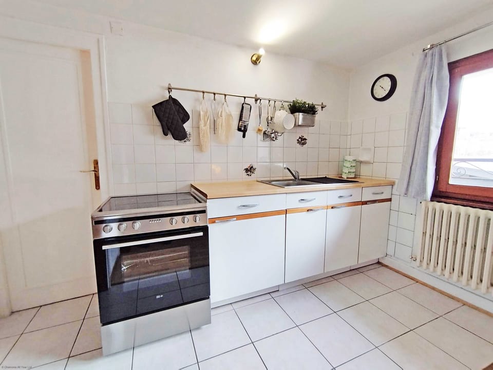 Fully equipped kitchen