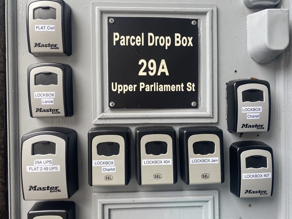 Lock boxes UPS