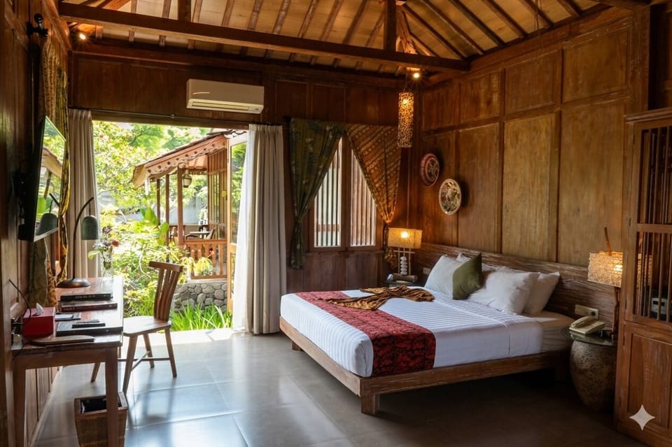 One-Bedroom Bungalow | Minibar, in-room safe, desk, soundproofing