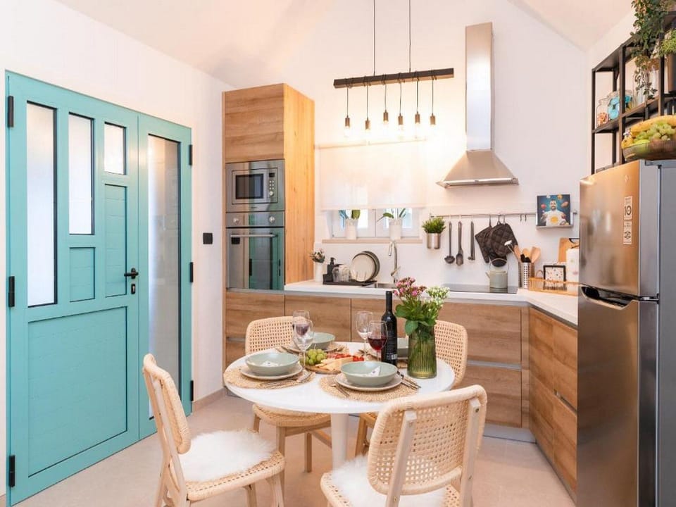 Villa (Two Bedroom Villa with Swimming pool) | Dining room