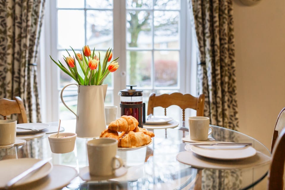 Orchard Cottage Dining Room - StayCotswold