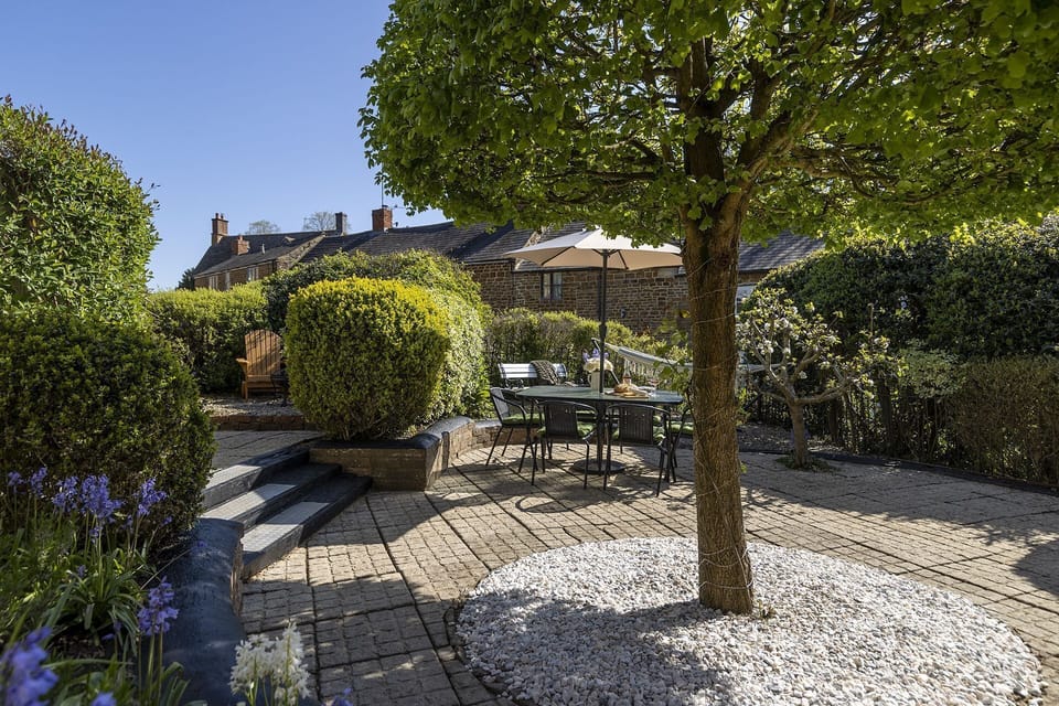 Orchard Cottage Outside - StayCotswold