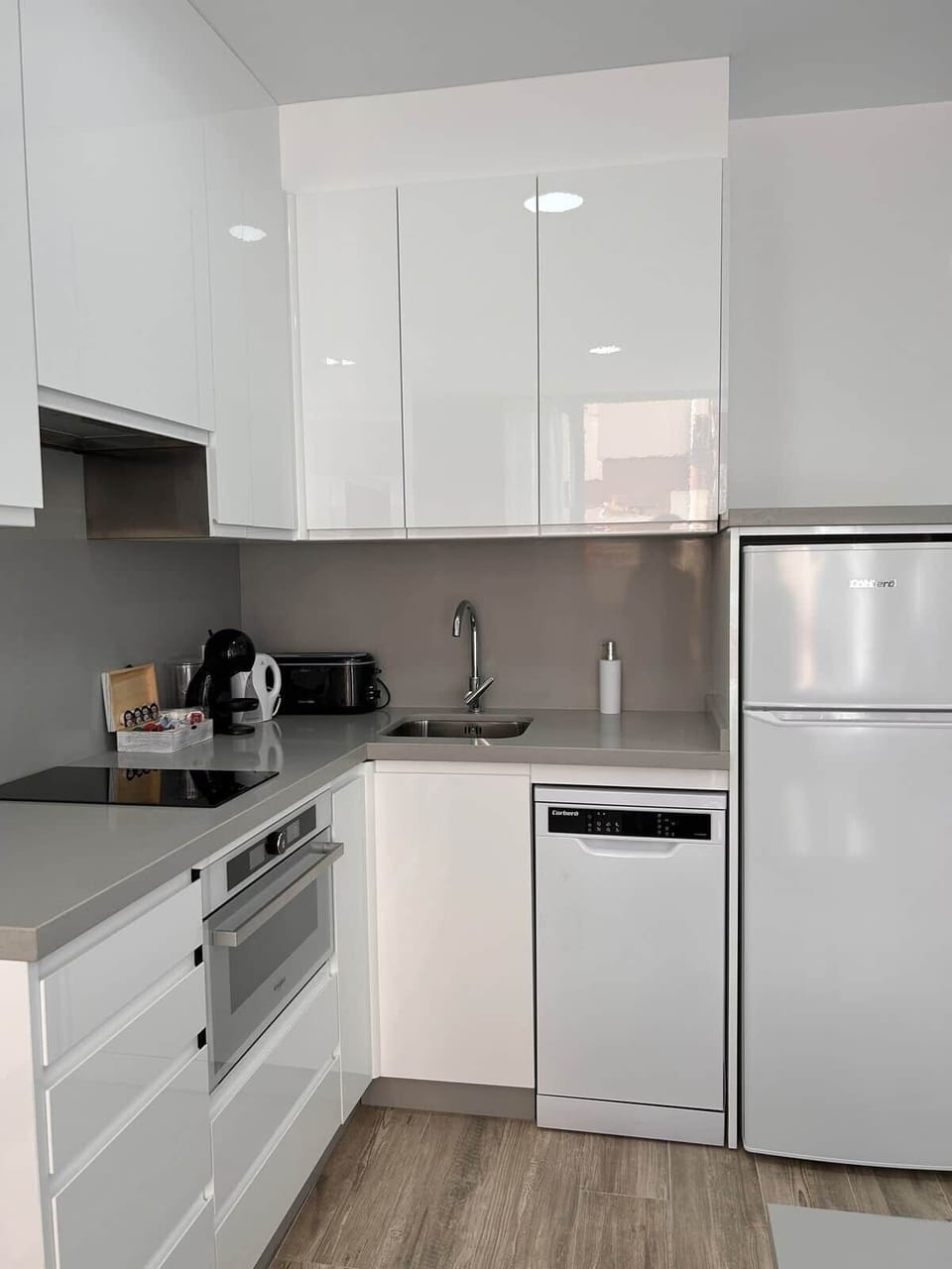 Fully equipped kitchen.