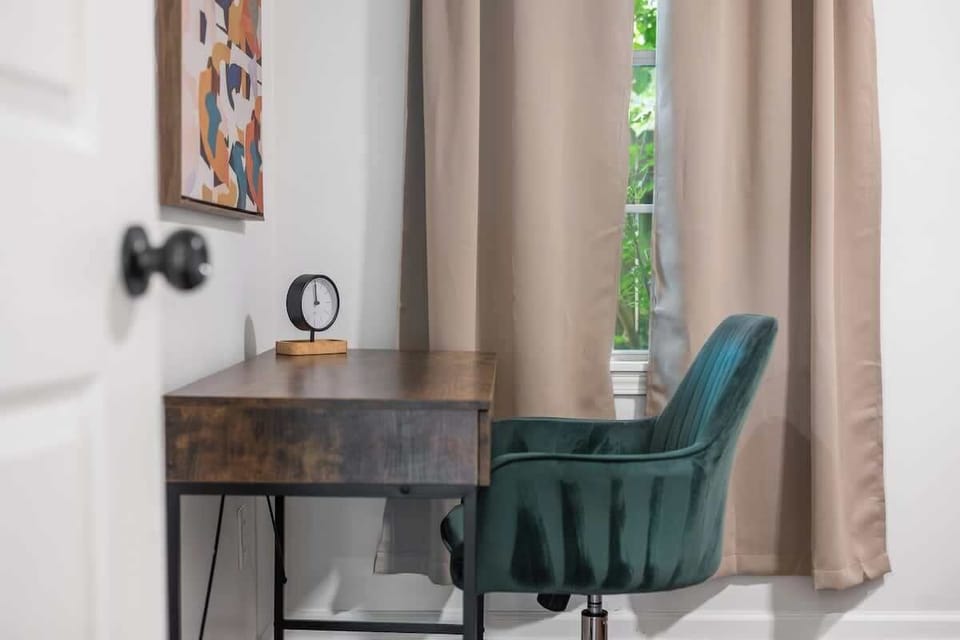 A dramatic zoom-in on the work space, so that you know we're sophisticated. Also subtly implying we offer a unique short term rental experience.