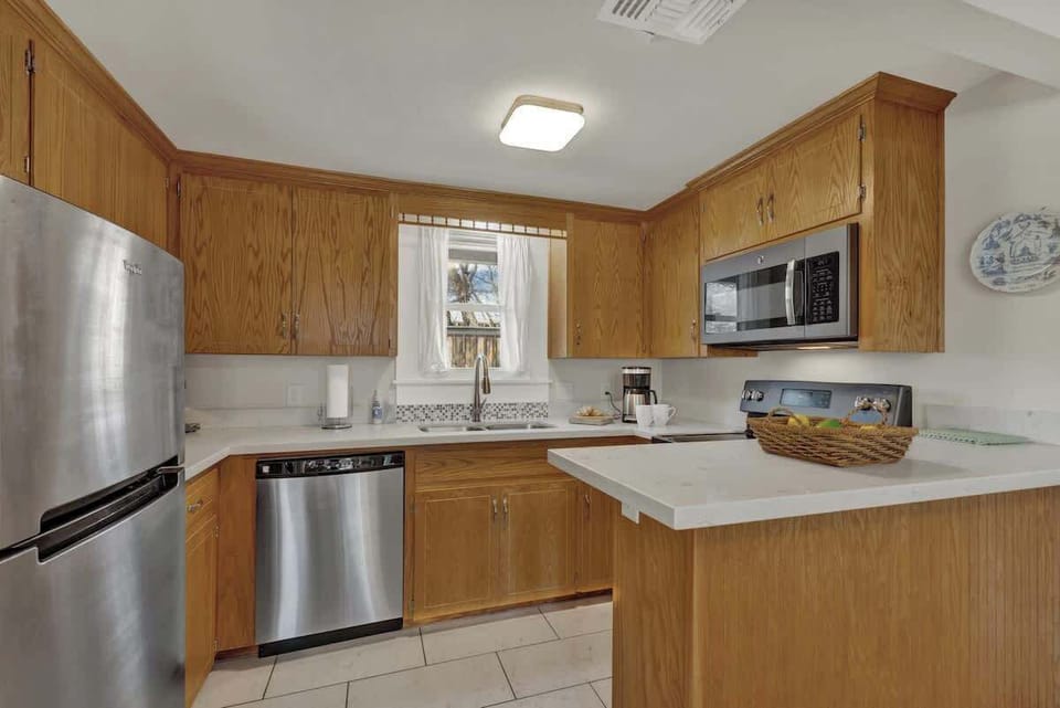 Full kitchen provided to whip up a tasty meal.