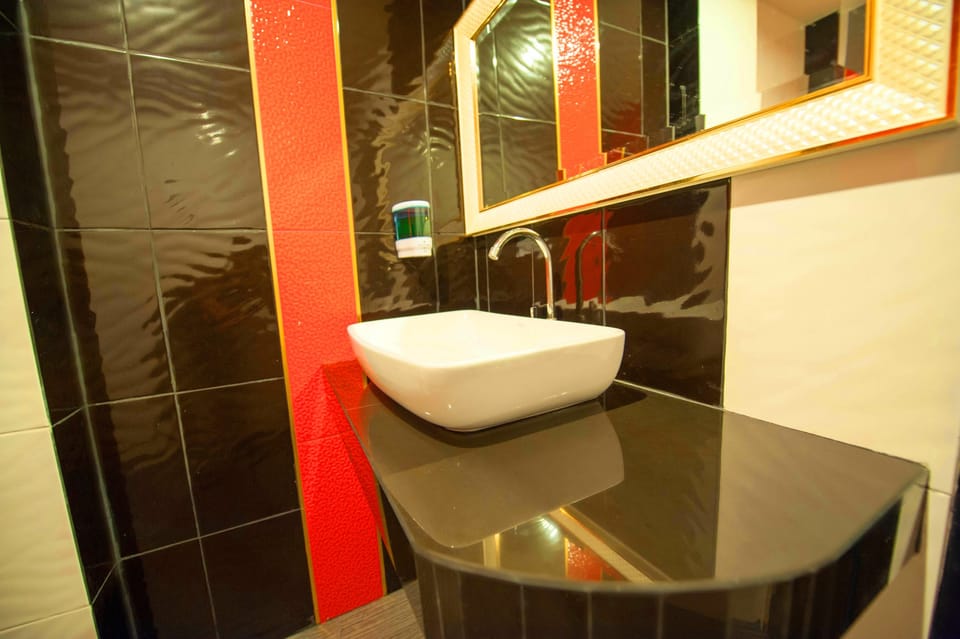 Bathroom sink